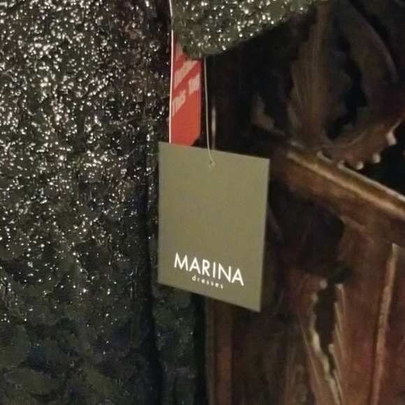 Dress - Picture 6 of 7